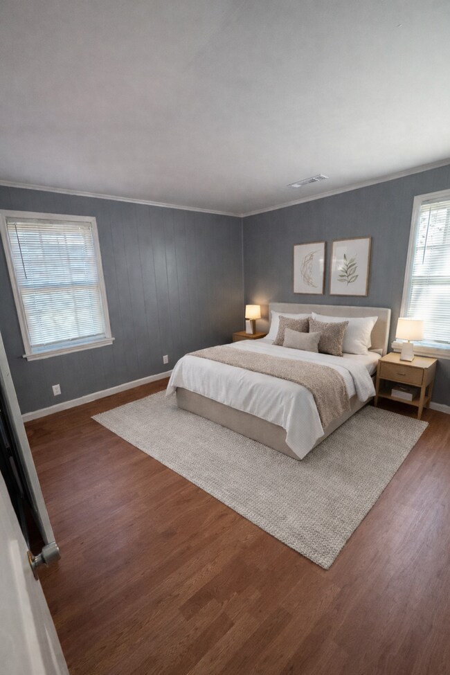 Building Photo - 293 W Waldorf Ave