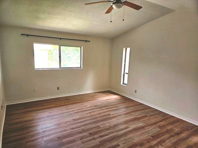 Building Photo - 8040 Canterbury Cir