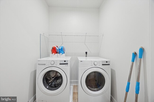 Building Photo - 3001 Sedgeview Walk