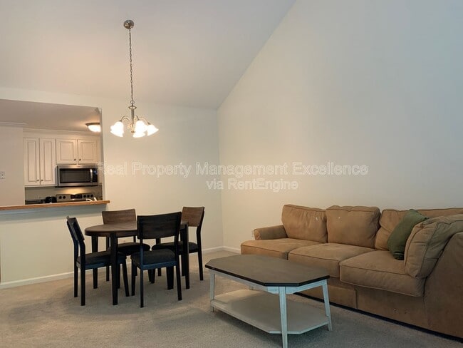 Building Photo - 205 Will Ct