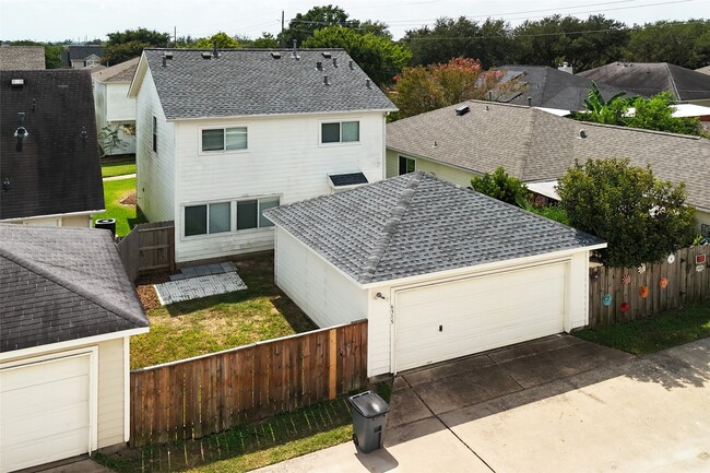 Building Photo - 6315 Settlers Square Ln
