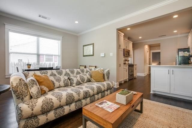 Building Photo - Beautiful, extensively renovated Historic Craftsman Triplex in North Oak Cliff
