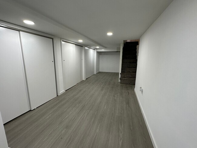 Building Photo - 523 McKean St