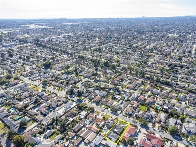 Building Photo - 2558 S 10th Ave