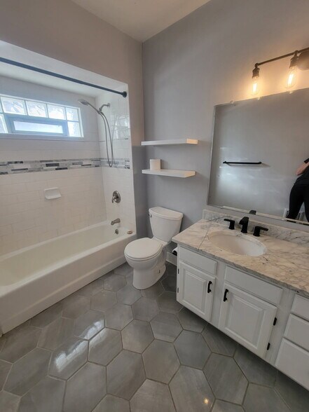 Building Photo - 1274 Jackson Ave