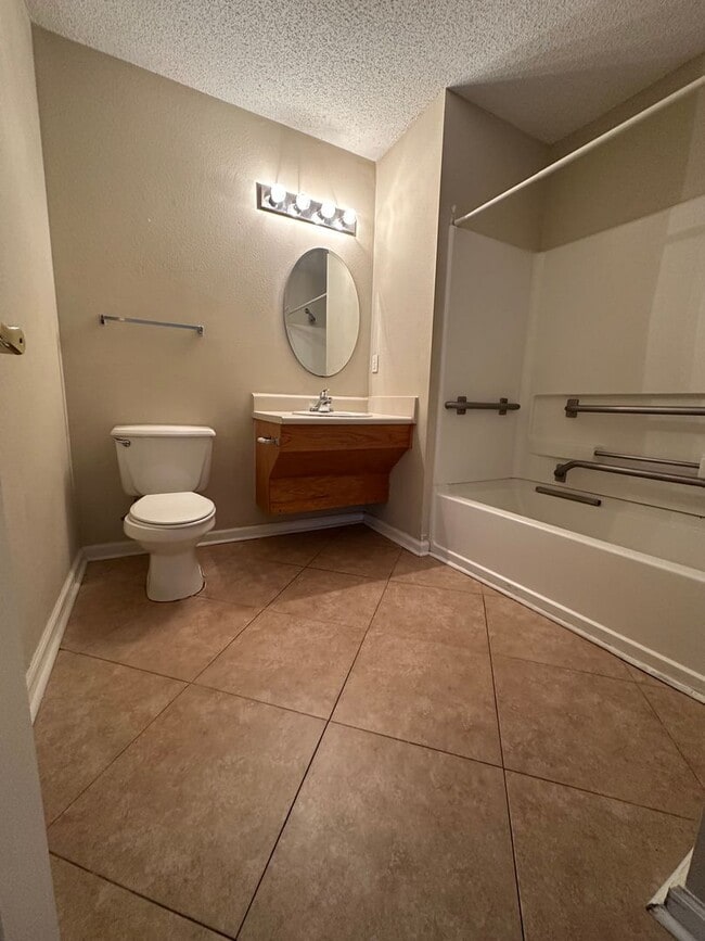 Building Photo - Perfect 2 bed/ 2bath located in Destin