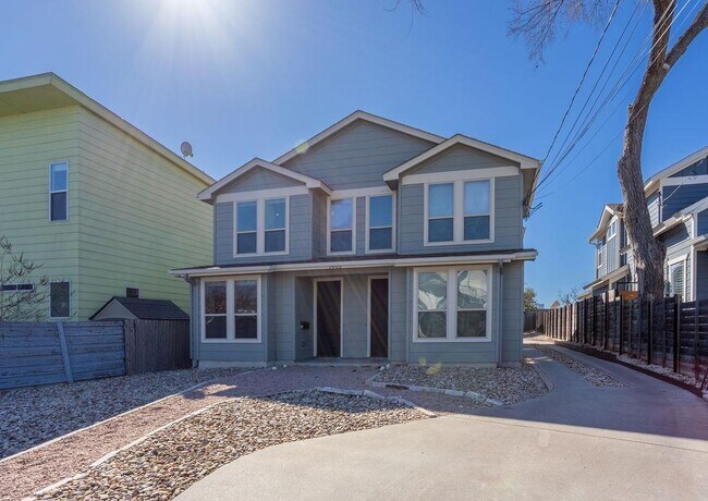 Building Photo - 1403 W 51st St