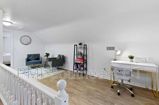 Building Photo - 15 Wiemes Ct