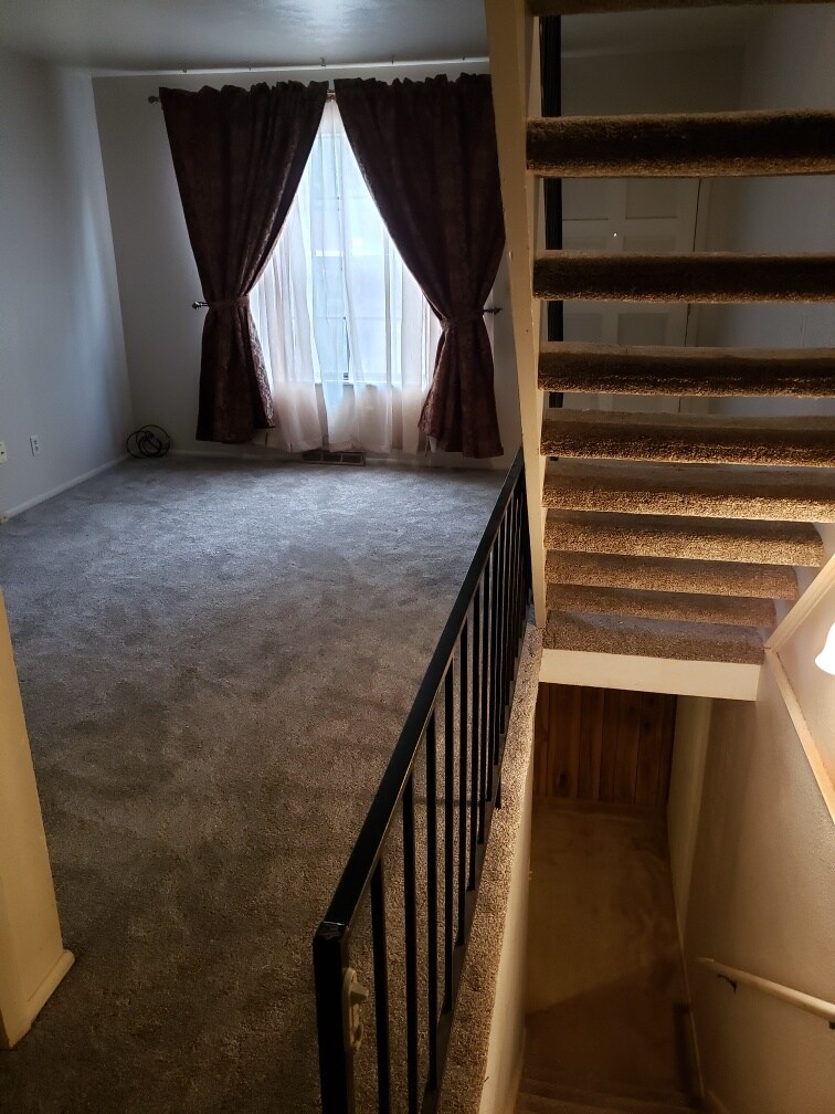 Living - 8945 Field St
