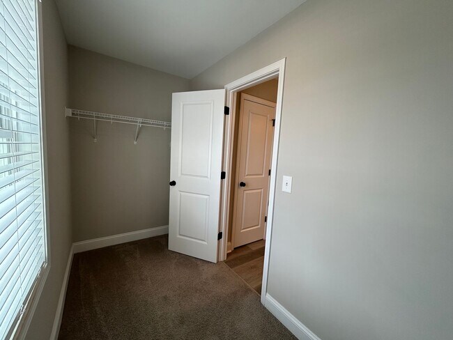 Building Photo - The Landing at Lewis Creek | 4 bedrooms, 2.5 baths