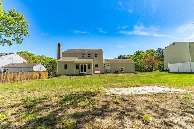 Building Photo - Beautiful 5 Bedroom Home in Clinton MD