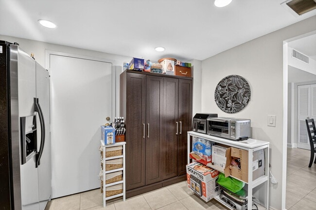 Building Photo - 3450 S Ocean Blvd