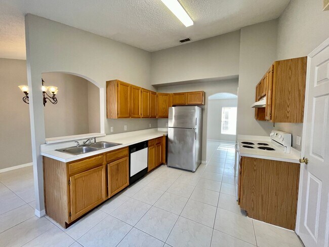 Building Photo - CUTE HOME IN SOUTHEAST ORLANDO