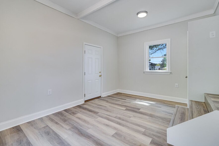 Building Photo - 27419 Birch Manor Cir