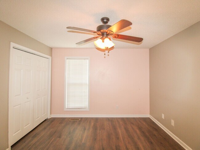 Building Photo - Nice Rental in Athens City!