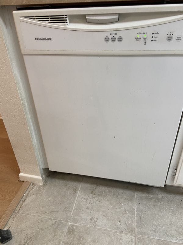 Building Photo - 10920 Moorpark