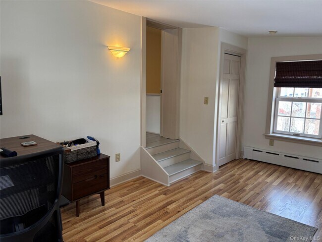 Building Photo - 11 W Bridge St