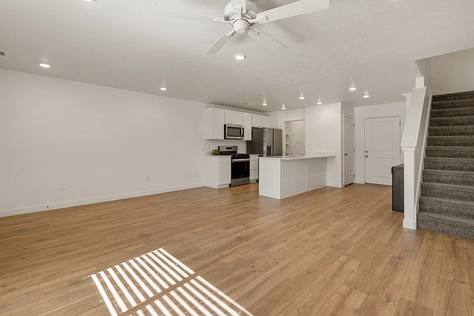 Building Photo - 1737 S Devils Garden Ln
