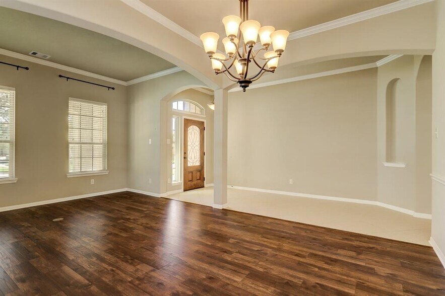Building Photo - 4919 Grand Chateau Ln