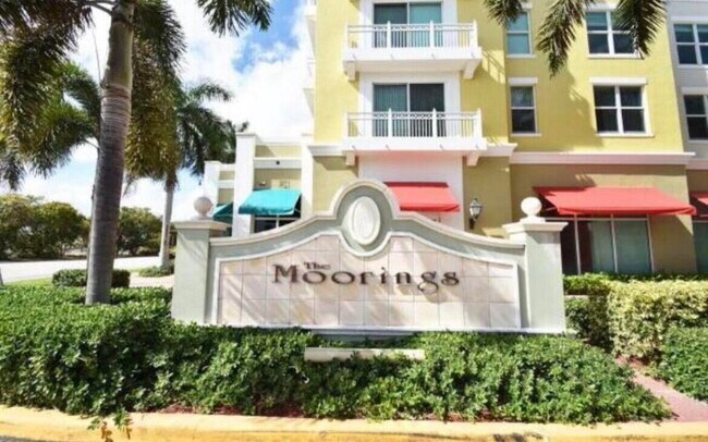 Building Photo - 802 W Windward Way