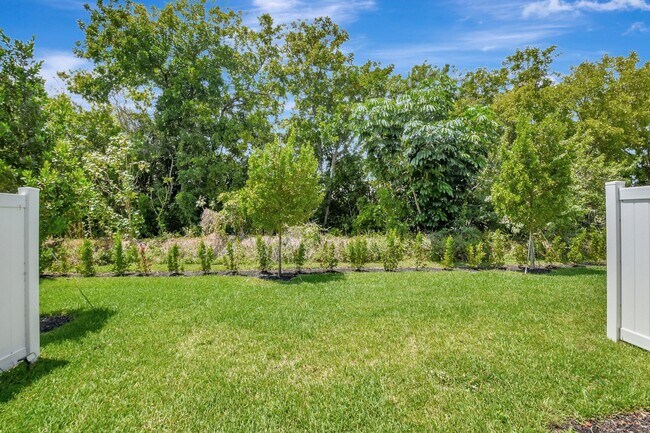Building Photo - 4375 Hammock Grove Dr