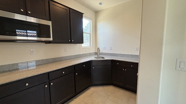 Building Photo - One Story 6-bedroom Home with Attached Casita