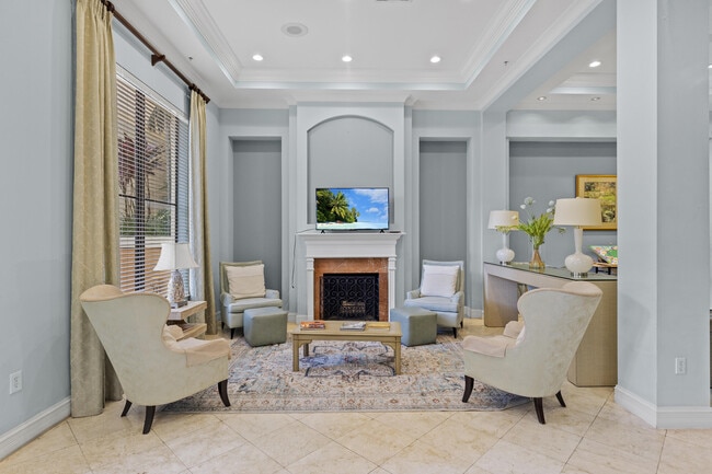 Building Photo - 630 S Sapodilla Ave