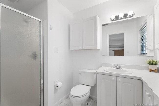 Building Photo - 1229 SW Dyer Point Rd