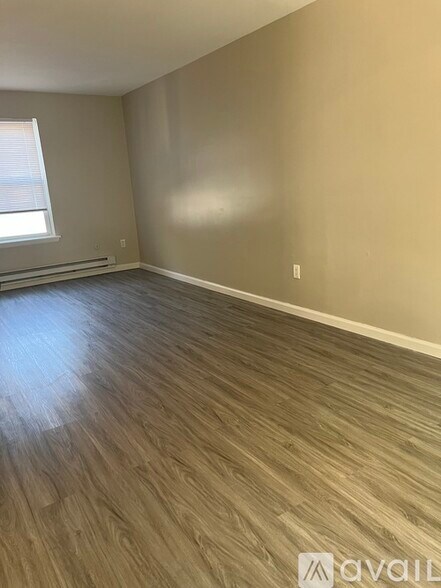 Building Photo - 536 W Loch Lomond Dr
