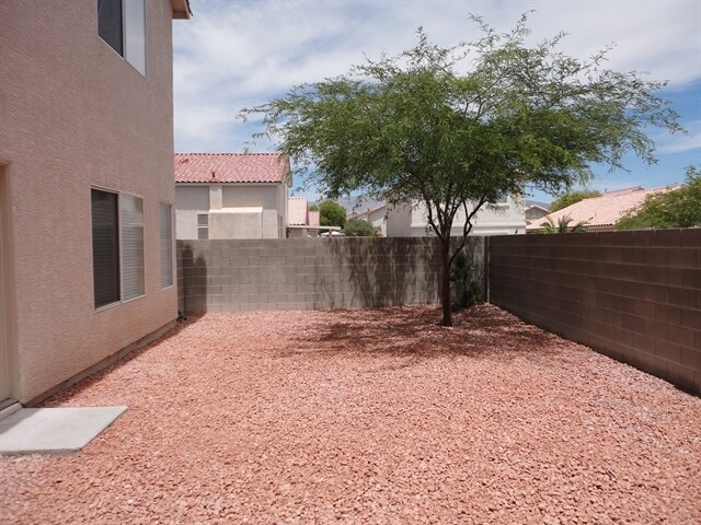 Building Photo - 6016 Soft Springs Ave