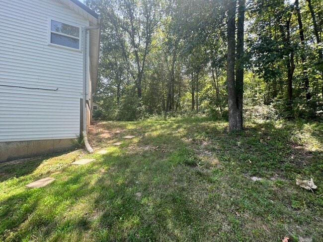 Building Photo - 4-bedroom 1.5 baths house near I-44