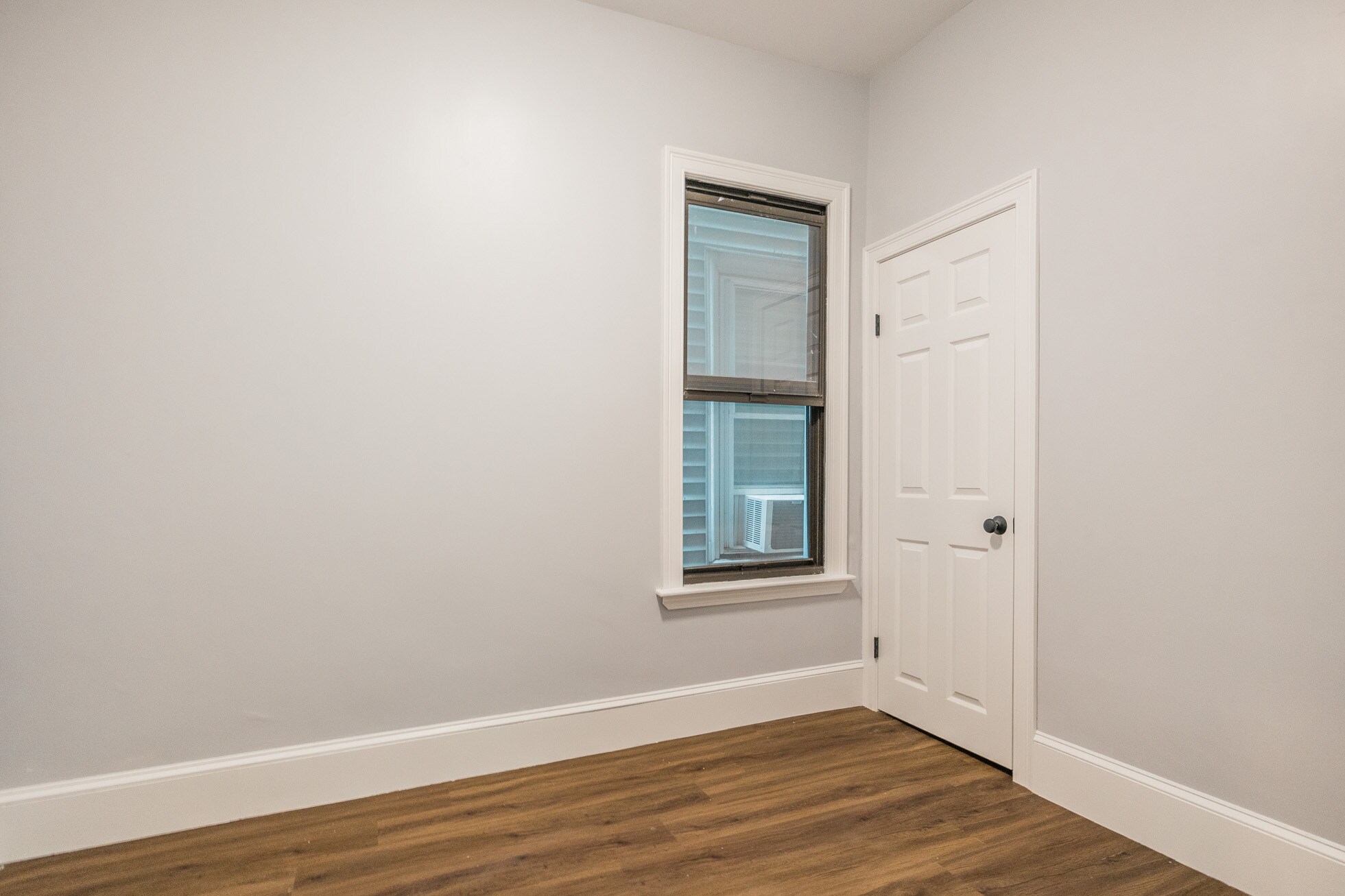 Building Photo - 344 Saratoga St