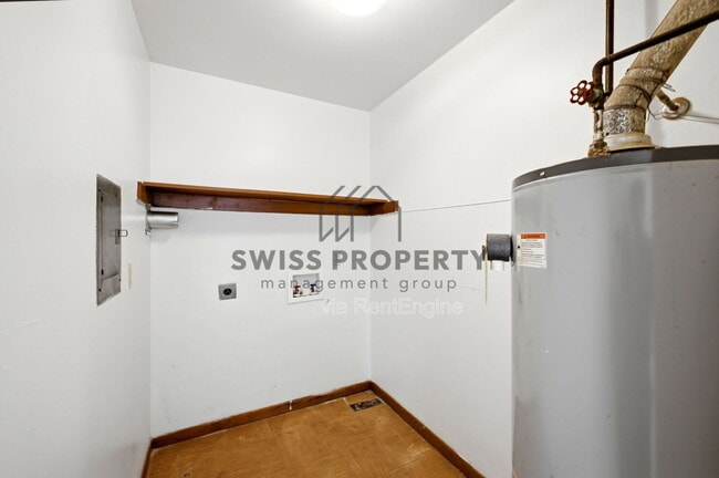 Building Photo - 1567 Briarwood Ave