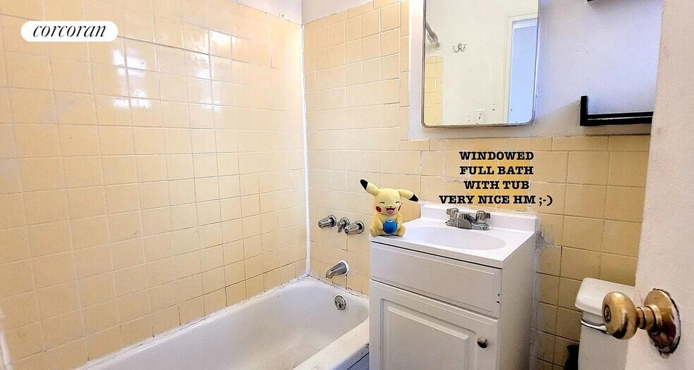 Building Photo - 1670 York Ave