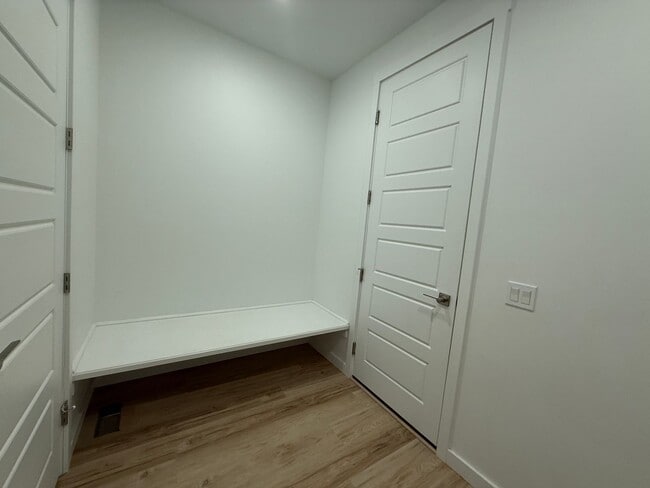 Building Photo - Pet Friendly 3 Bed 2.5 Bath Single Family ...