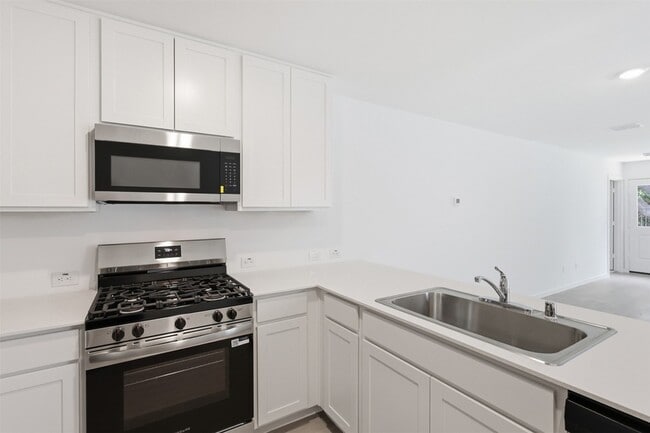 Building Photo - 3040 Campeiro Ave