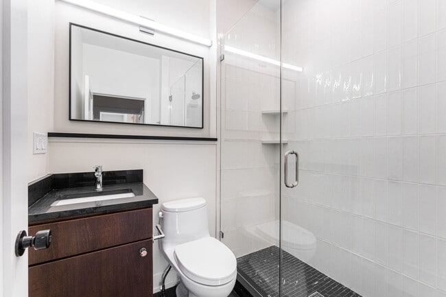 Building Photo - 1954 N Sheffield Ave