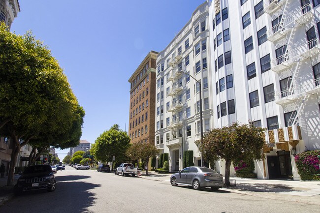 Building Photo - 1870 Pacific Ave