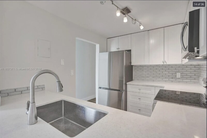 Building Photo - 7175 Orange Dr