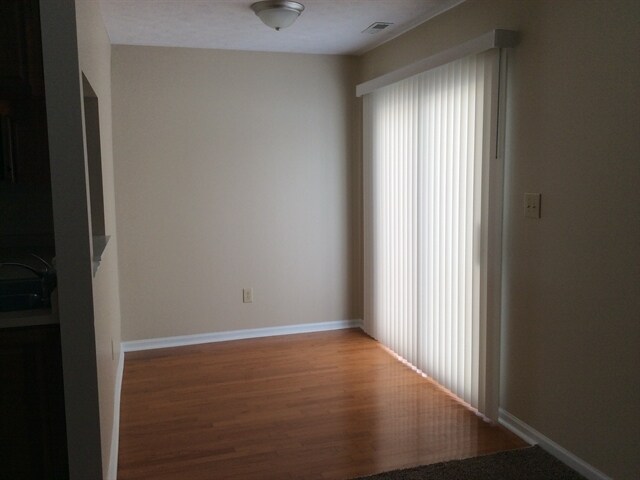 Building Photo - 6685 Wimbledon Dr