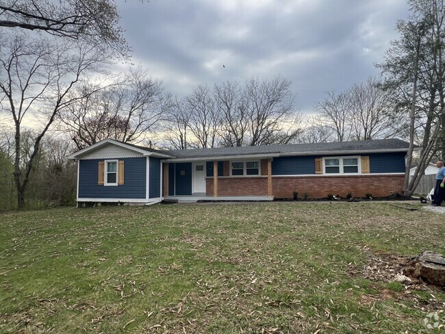 Building Photo - 553 Murphy Rd