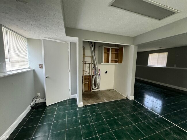 Building Photo - 5835 Pemberly Dr