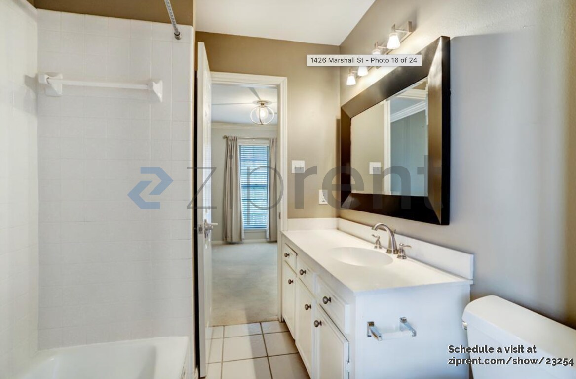 Building Photo - 1426 Marshall St