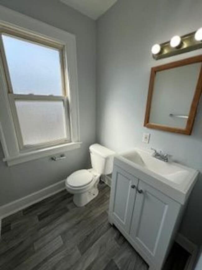 Building Photo - 3341 Desota Ave