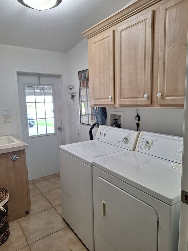 Building Photo - FURNISHED LONG TERM RENTAL-Lighthouse Cove