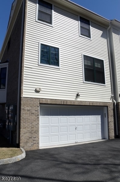 Building Photo - 64 Bloomfield Ave