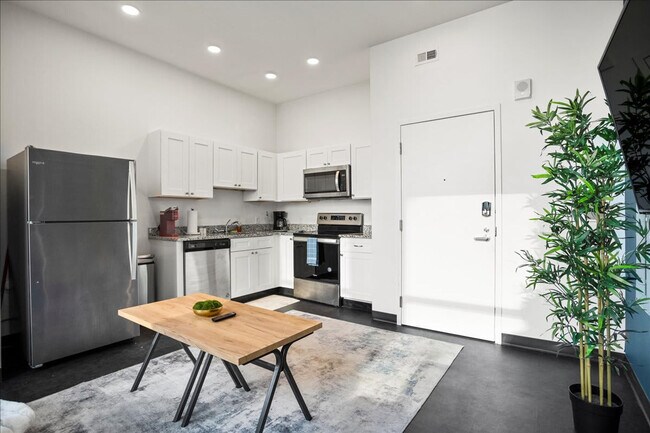 Building Photo - 209 9th St
