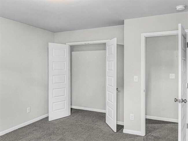 Building Photo - 2054 Maplewood Way