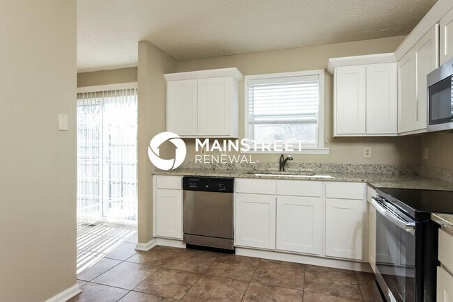 Building Photo - 3 Bedroom Pet-Friendly Home in Raleigh, NC with Main Street Renewal