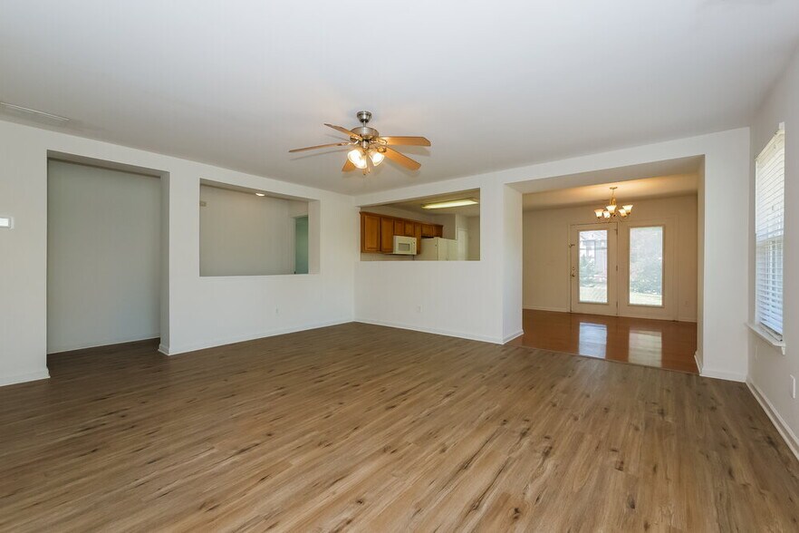 Building Photo - 154 Paxton Pl